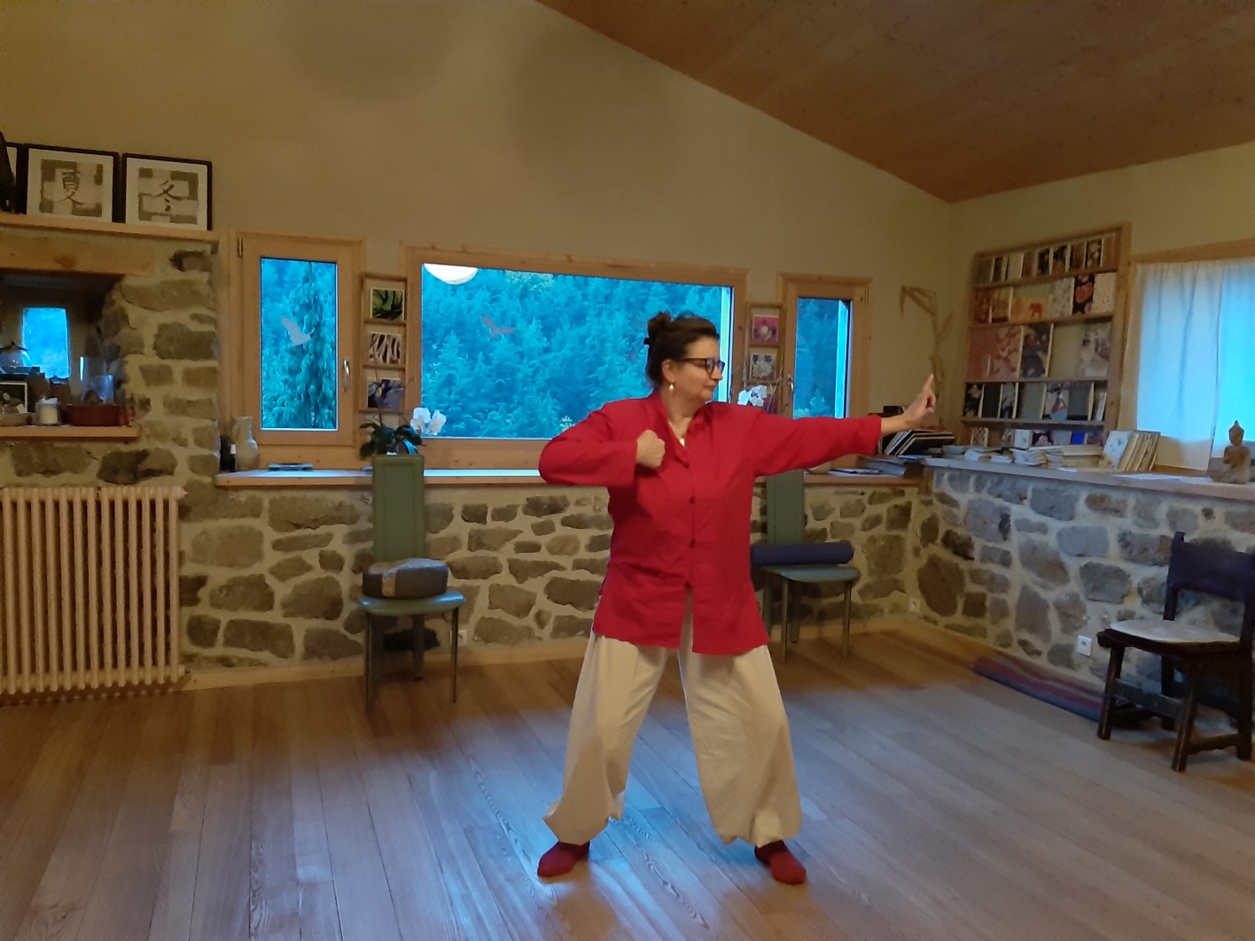 Personne pratiquant le Qi Gong
